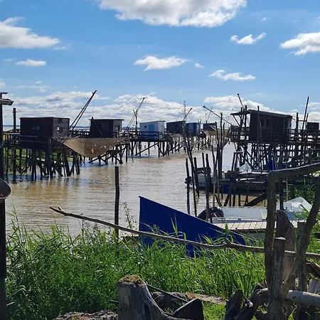 Les Volets Bleus Brie-sous-Mortagne