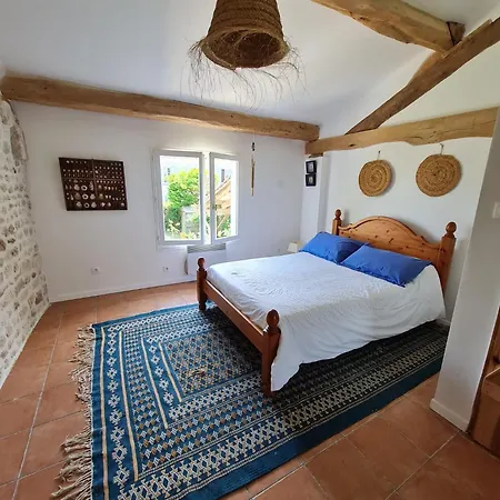 Hébergement de vacances Les Volets Bleus Brie-sous-Mortagne