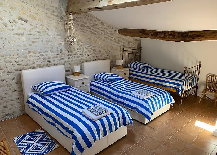 Сasa de vacaciones Les Volets Bleus