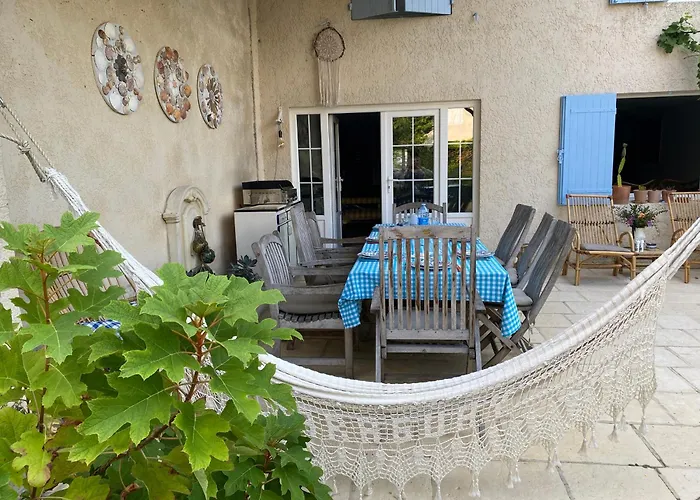 Les Volets Bleus Сasa de vacaciones