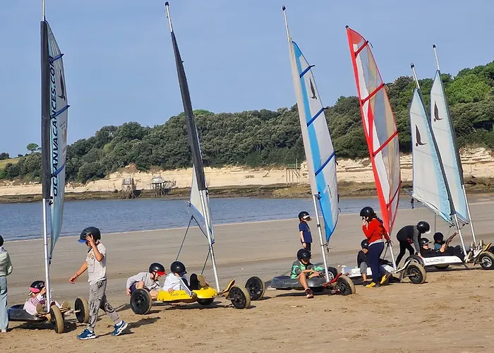 Les Volets Bleus Сasa de vacaciones Brie-sous-Mortagne