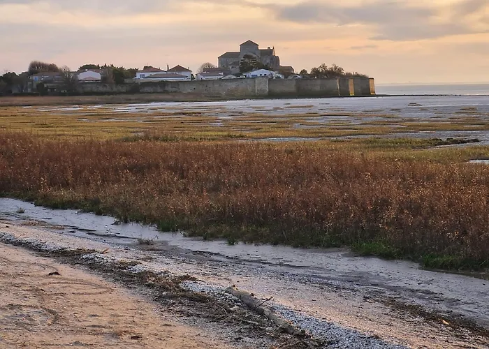Les Volets Bleus Сasa de vacaciones
