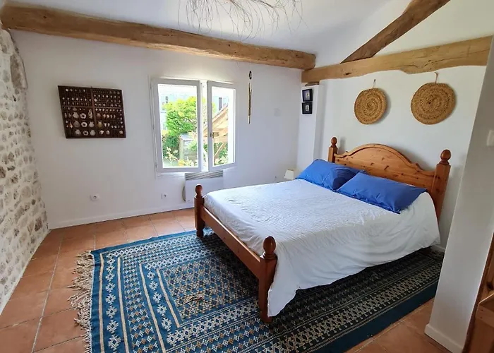 Сasa de vacaciones Les Volets Bleus Brie-sous-Mortagne